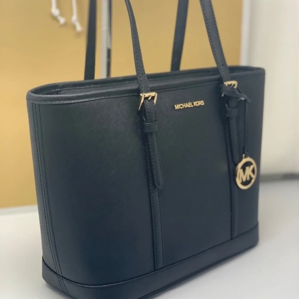 Michael kors jet set top zipper tote bag black